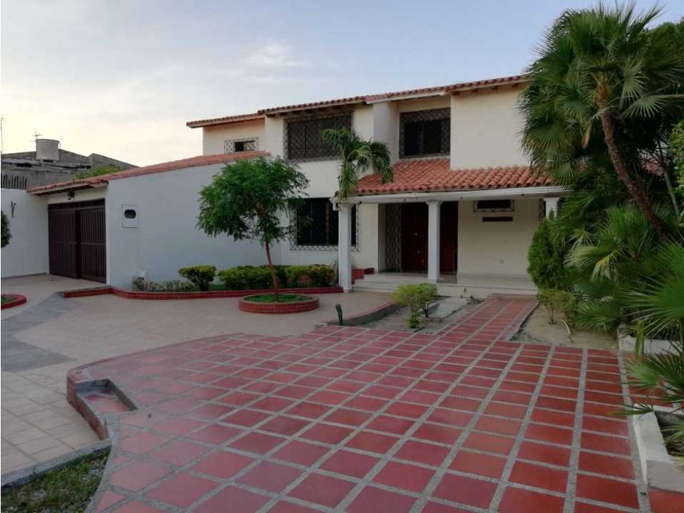 Vendo hermosa casa con piscina en Riascos