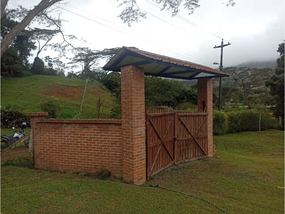 Vendo hermosa finca en altos de tocota nueva moderna