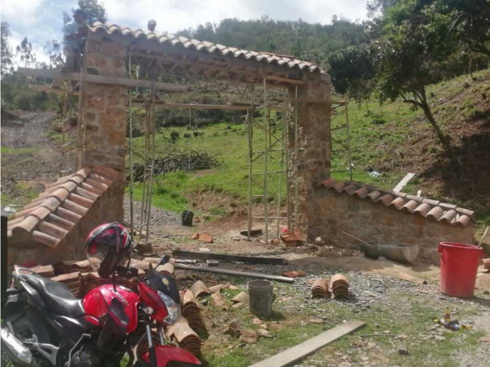 VENTA DE FINCA EN CHIQUINQUIRÁ BOYACA NEGOCIABLE