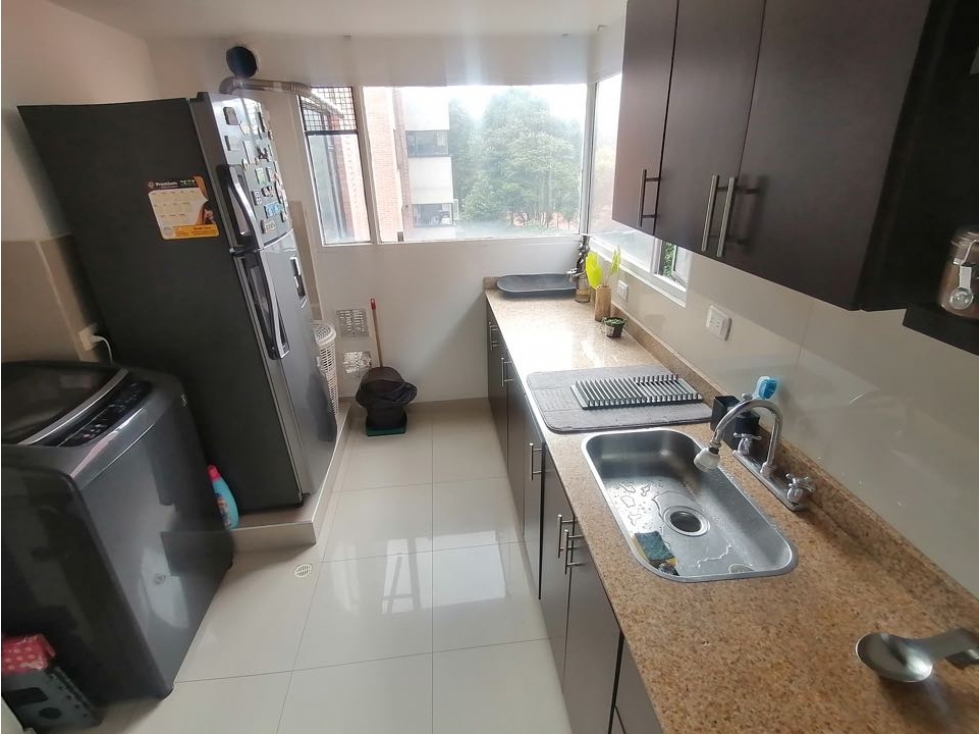 VENDO HERMOSO APARTAMENTO REMODELADO EN EL BATÁN 3H 2B 1P