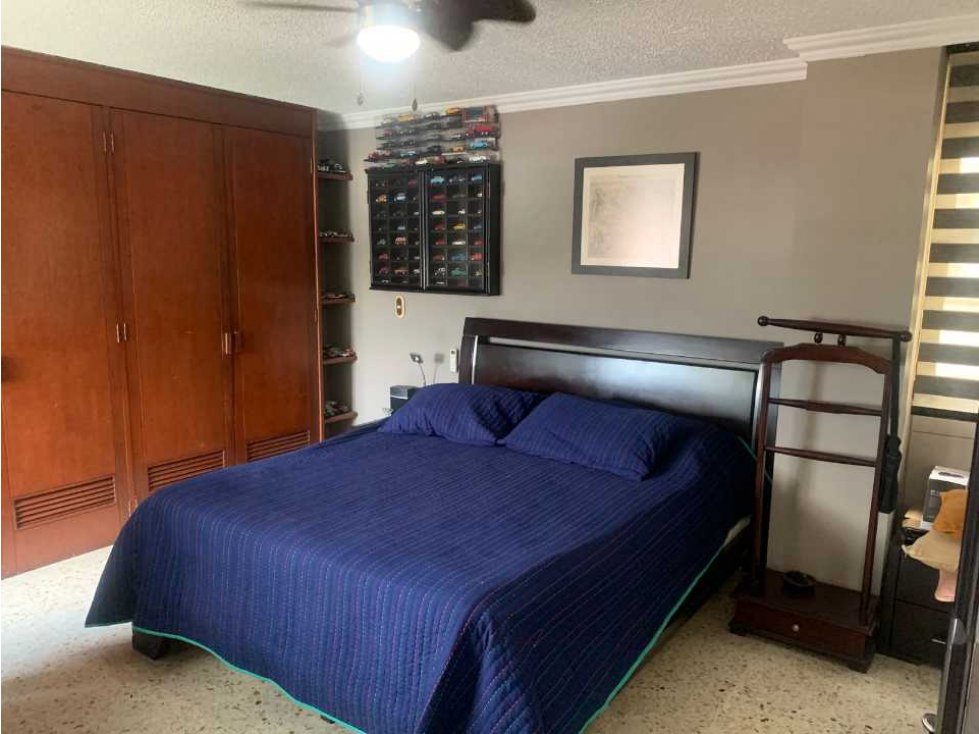 VENDO HERMOSO Y AMPLIO APTO EN UNIDAD PRADOS NORTE DOBLE PARQUEADERO