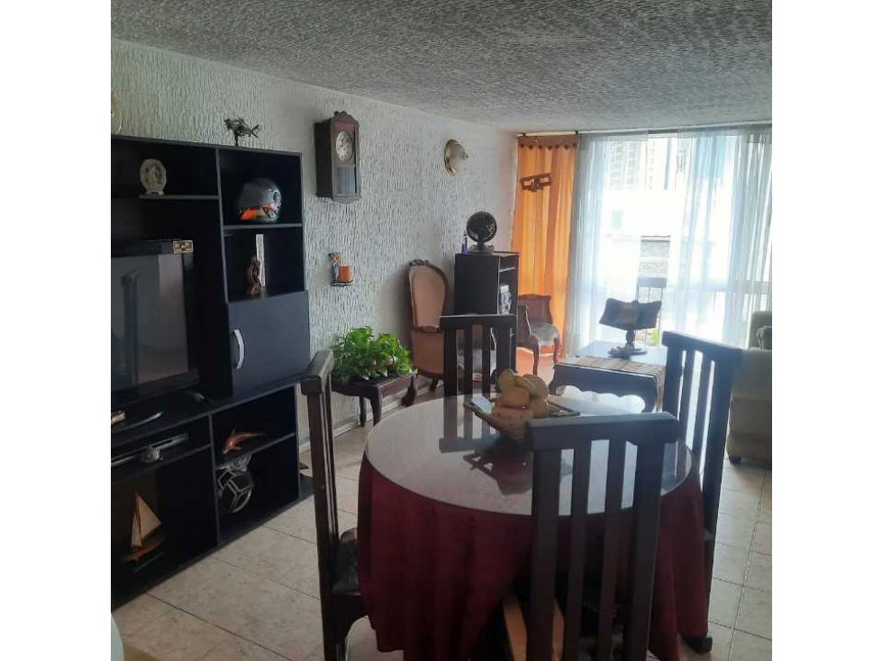 VENDO INTERESANTE APTO REMODELADO B/ALAMOS CALI