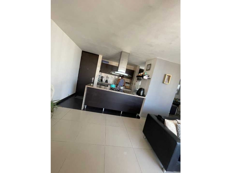 Vendo, Betania, apartamento piso alto lado sombra