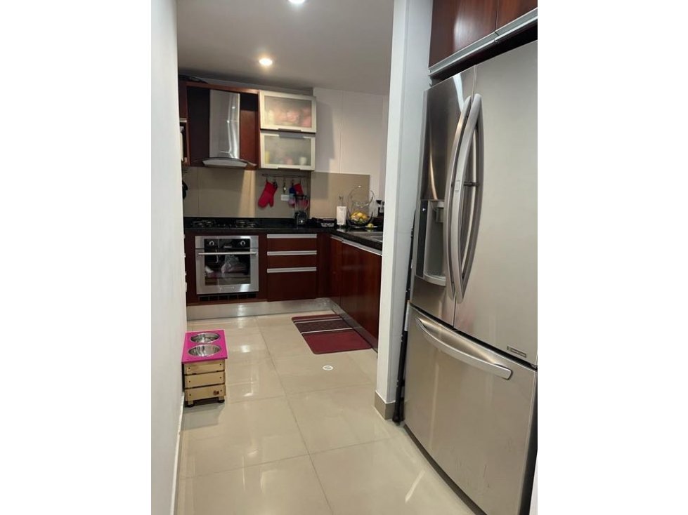 Vendo linda casa dos niveles, zona verde privada