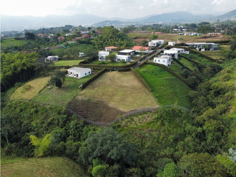 VENDO LOTE CAMPESTRE VÍA ARMENIA PEREIRA