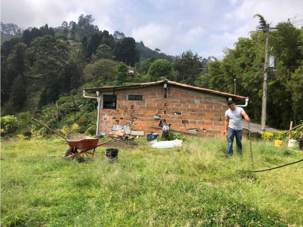 VENDO LOTE EN SABANETA LOMA SAN JOSE