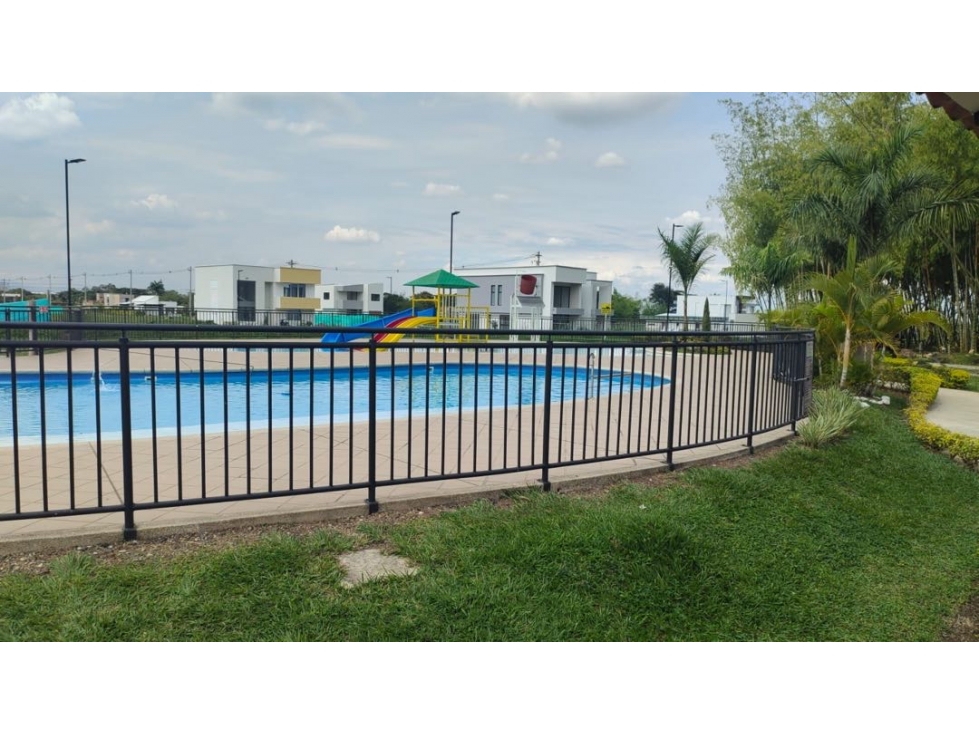 Vendo Lote vía Potrerito en Condominio