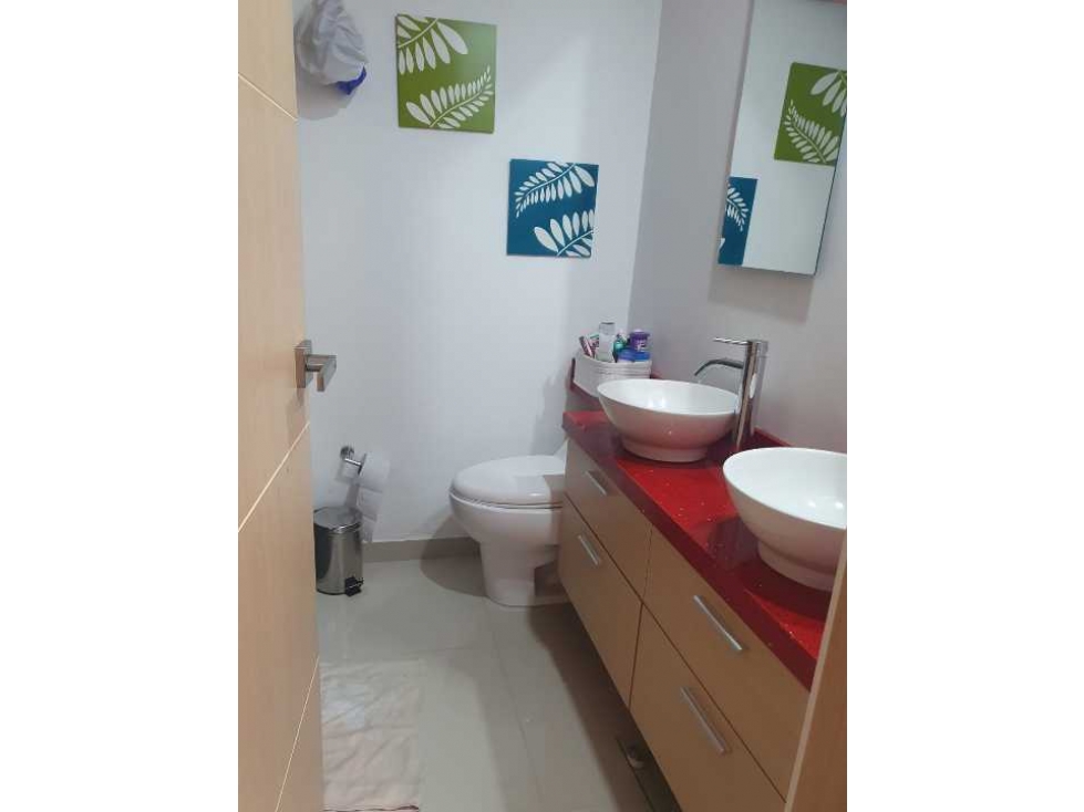 Vendo moderno apartamento en Envigado, cerca al Escobero y city plaza.