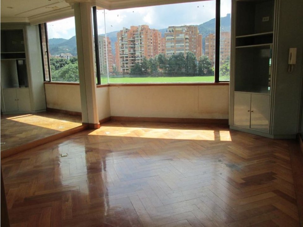 Vendo OPORTUNIDAD apto La Carolina,190 m2, remodelar, vista parque