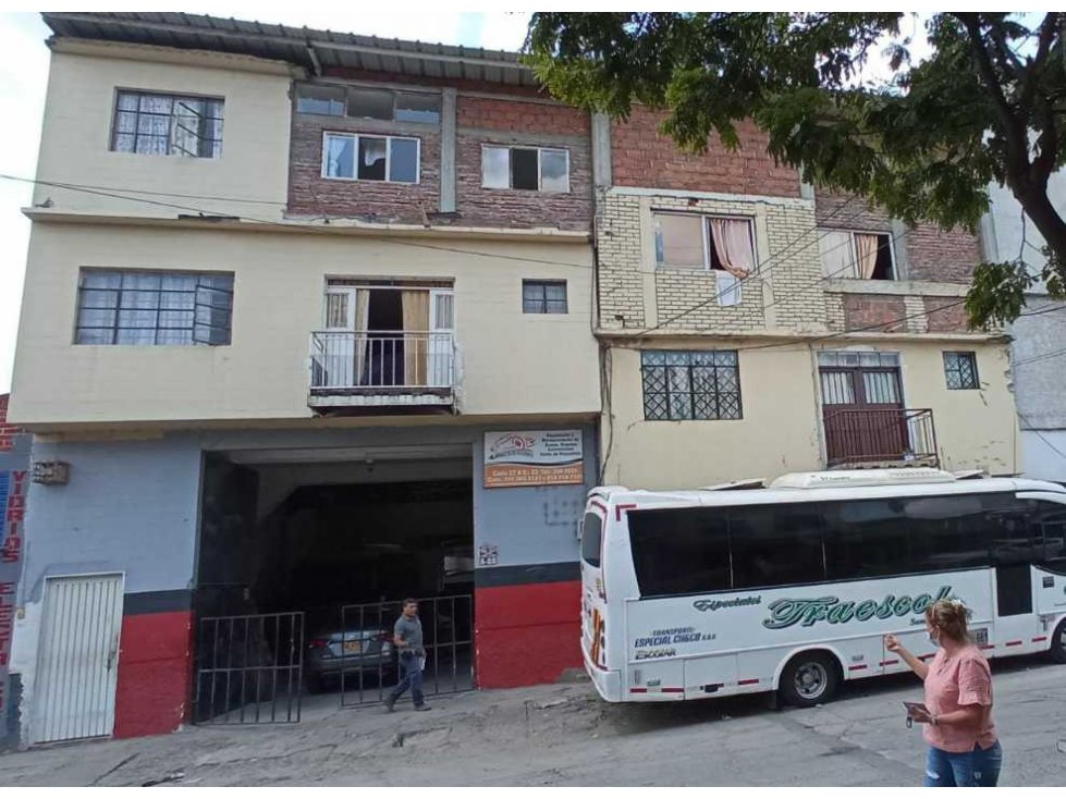 VENDO PROPIEDAD BODEGA CON 4 APARTAMENTOS