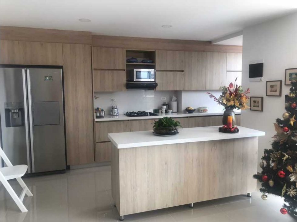 Venta apartamento nuevo en La Castellana 117m2 $ 580 millones