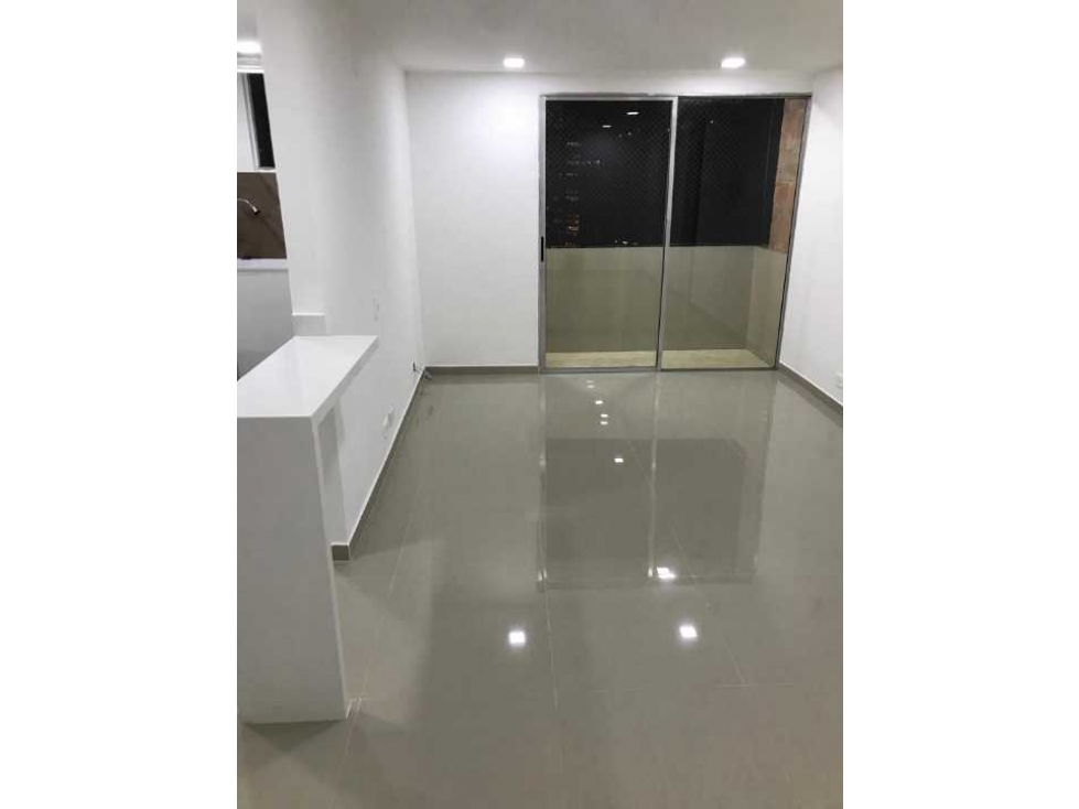 Venta Apartamento Remodelado Loma de los Bernal