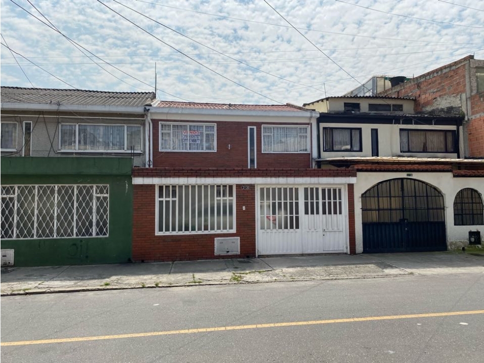 VENTA CASA CAMELIA NORTE.