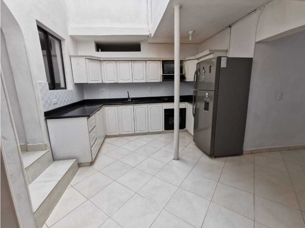 Venta Casa de 2 pisos en Laureles