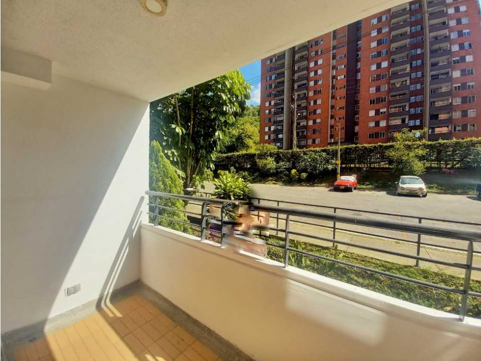 VENTA DE APARTAMENTO LOMA LOS BERNAL MEDELLIN