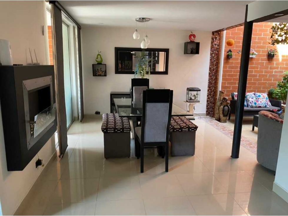 VENTA DE CASA EN LA ESTRELLA SECTOR SURAMERICA