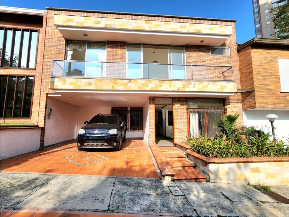 Venta de Casa en Loma San José, Sabaneta