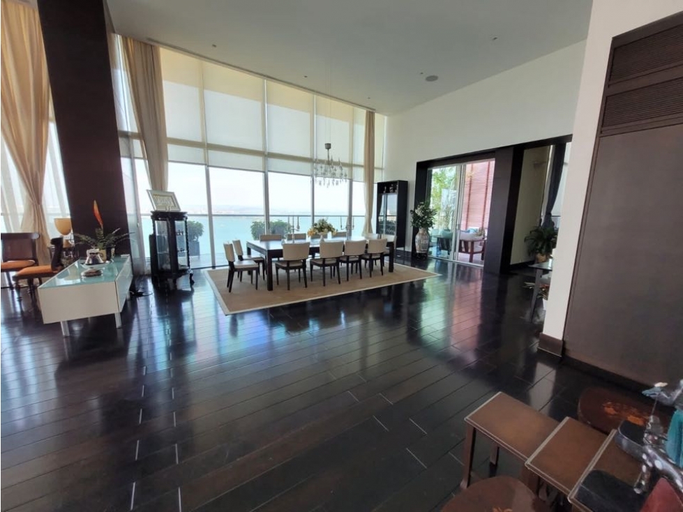 VENTA ESPECTACULAR APARTAMENTO BAHÍA 419