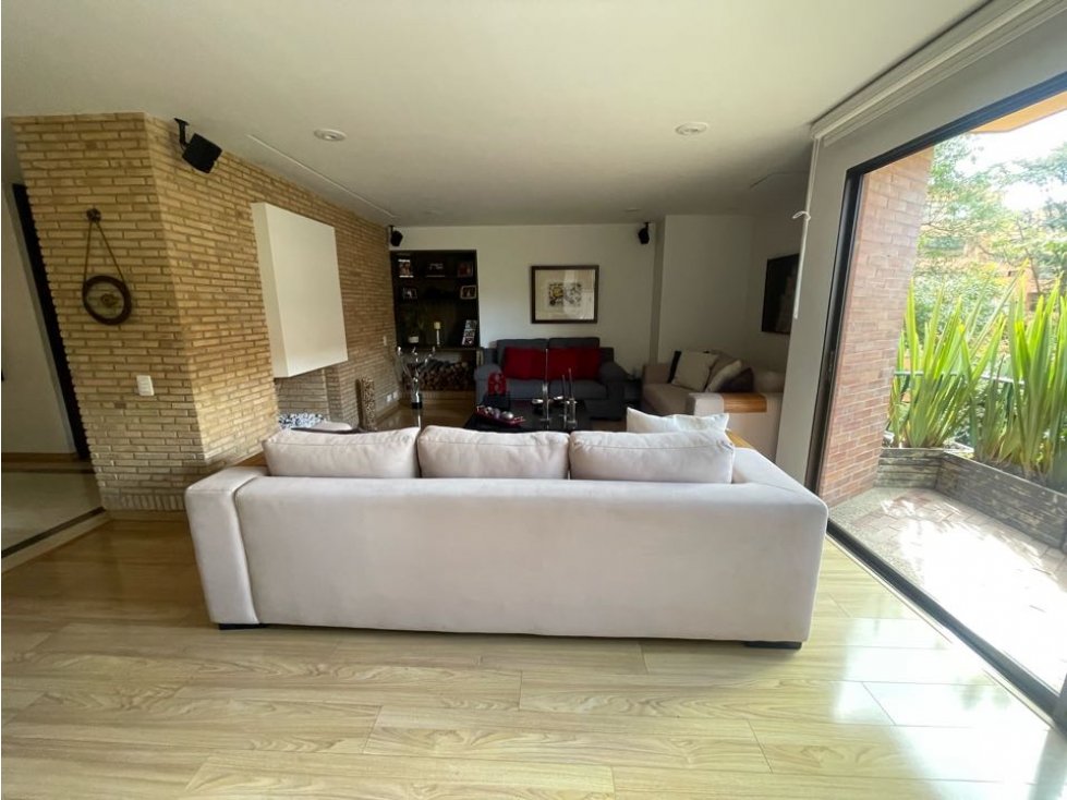 VENTA ESPECTACULAR APTO REMODELADO EN LA CAROLINA