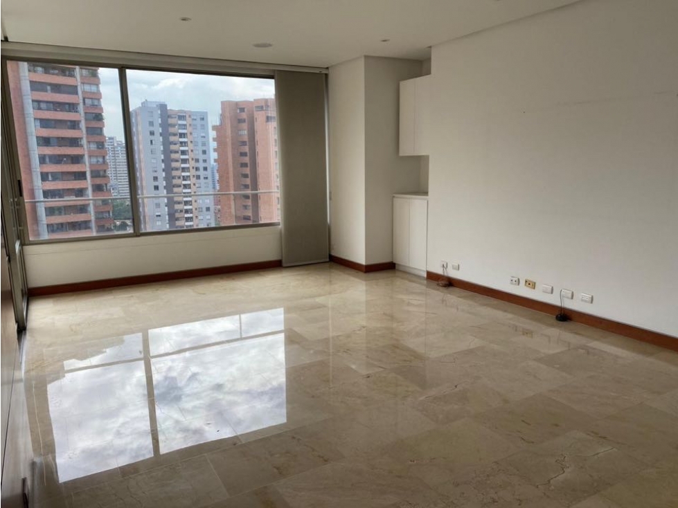 Rango18 VENTA EXCLUSIVO APARTAMENTO POBLADO SECTOR LA TOMATERA