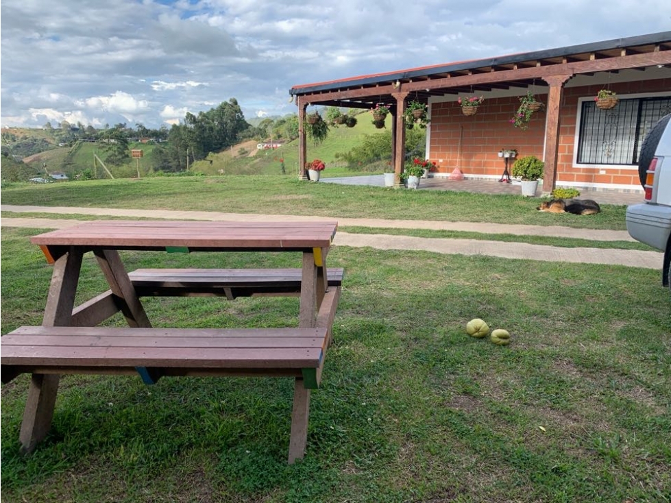 VENTA HERMOSA CASA CAMPESTRE CON 5 ALCOBAS EN EL SANTUARIO