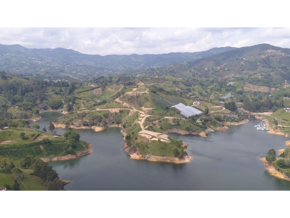 Venta Lotes y Casa amoblada en Guatape, Antioquia