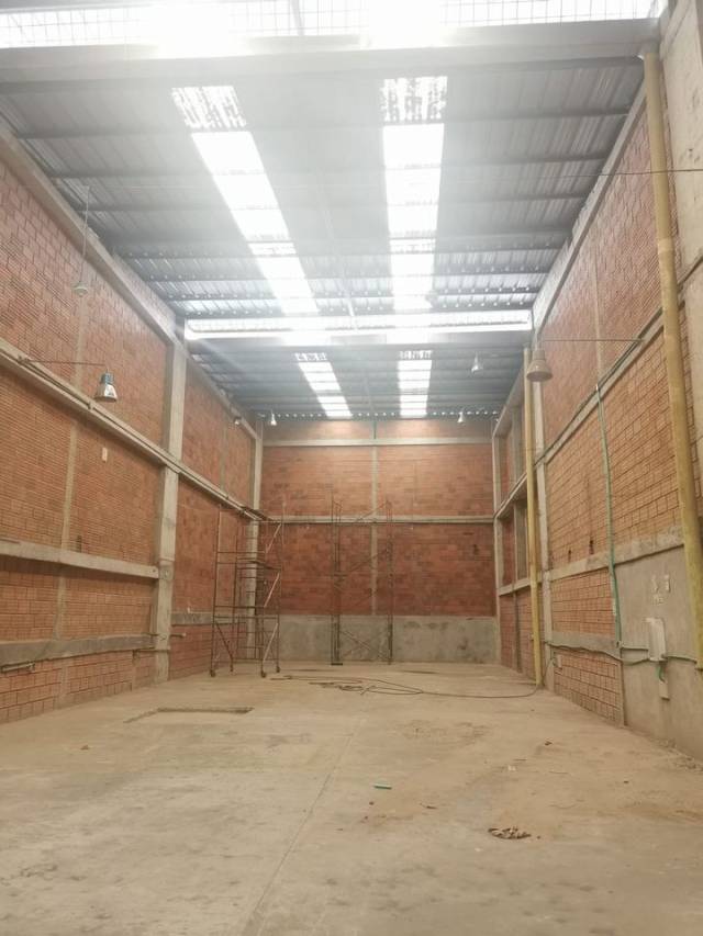 ARRIENDO BODEGA COMUNEROS