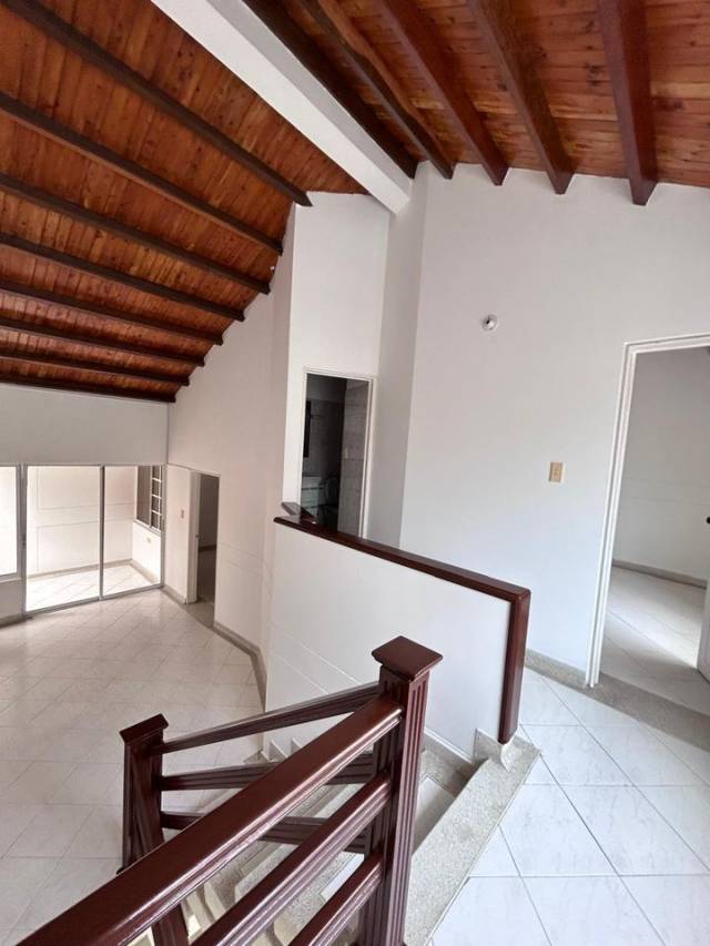 ARRIENDO CASA CAÑAVERAL